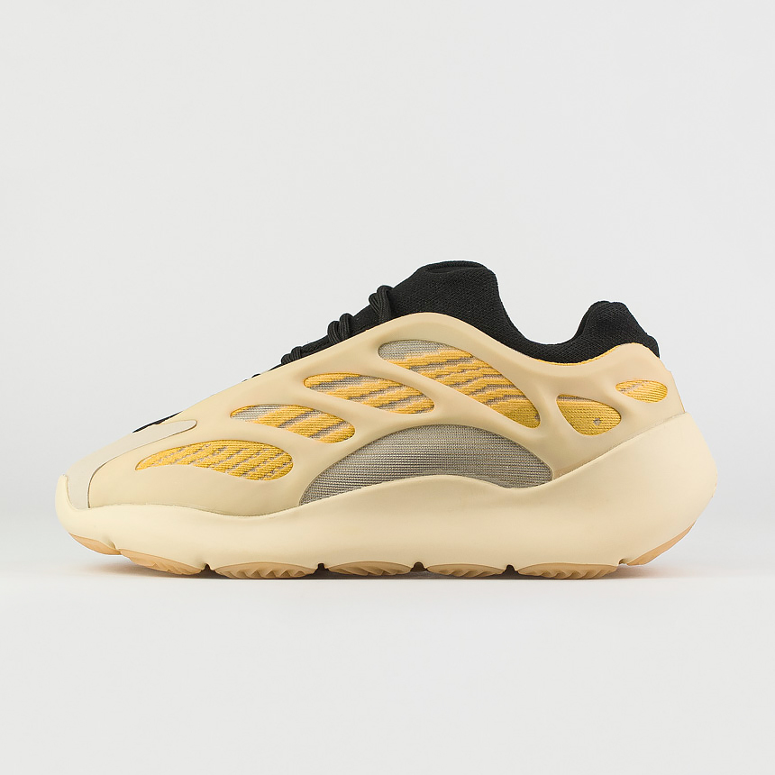 кроссовки Adidas Yeezy 700 v3 Safflower
