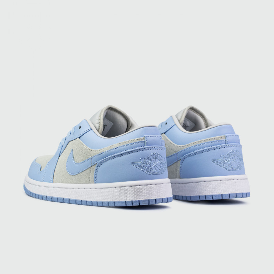 кроссовки Nike Air Jordan 1 Low Wmns University Blue