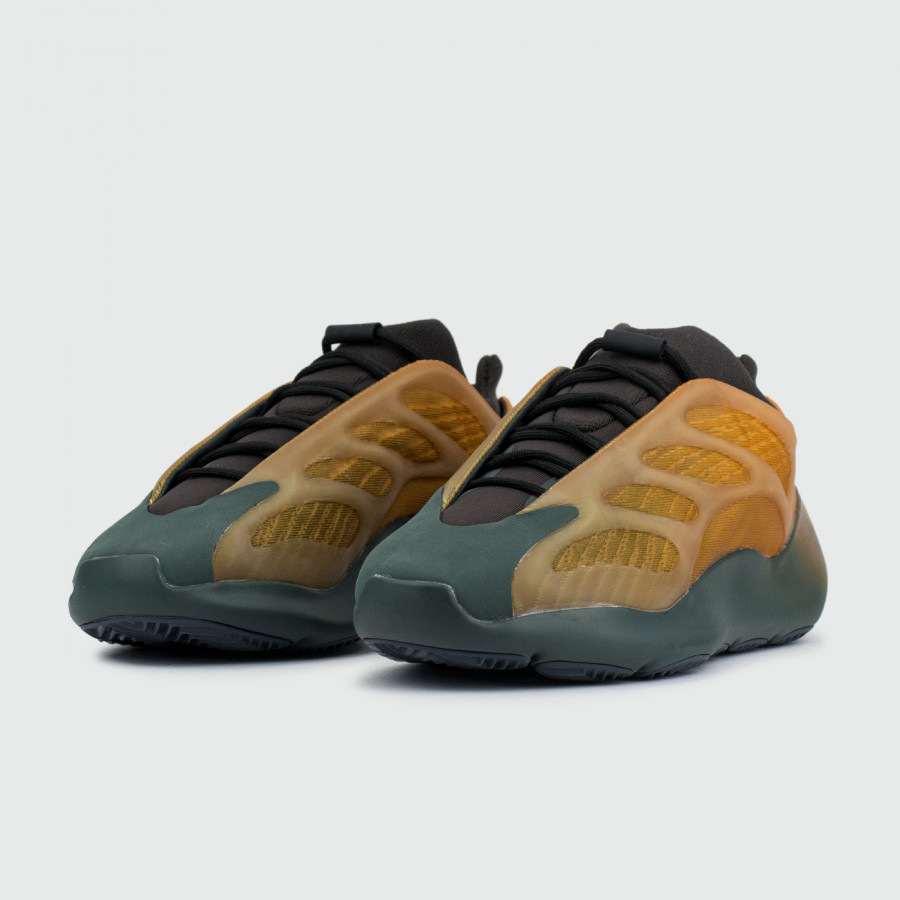 кроссовки Adidas Yeezy Boost 700 v3 Copper Fade