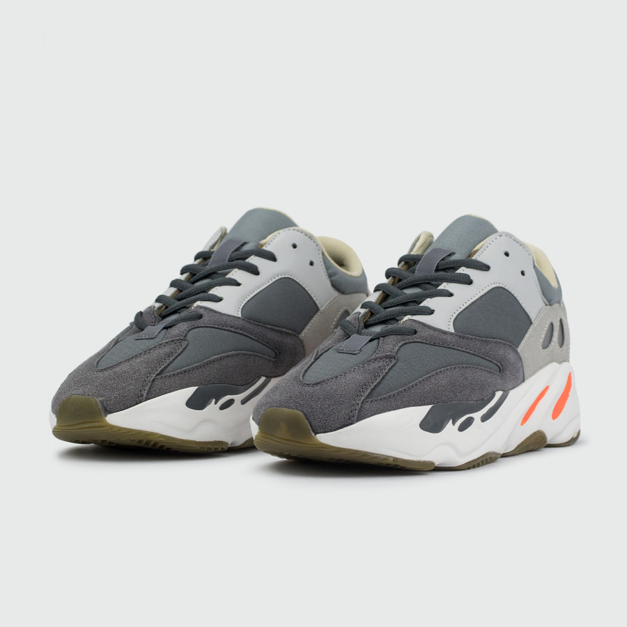 кроссовки Adidas Yeezy Boost 700 Magnet