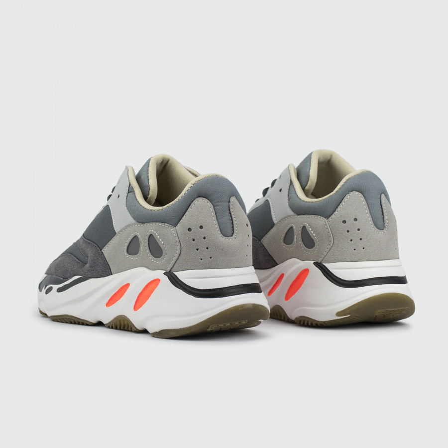 кроссовки Adidas Yeezy Boost 700 Magnet