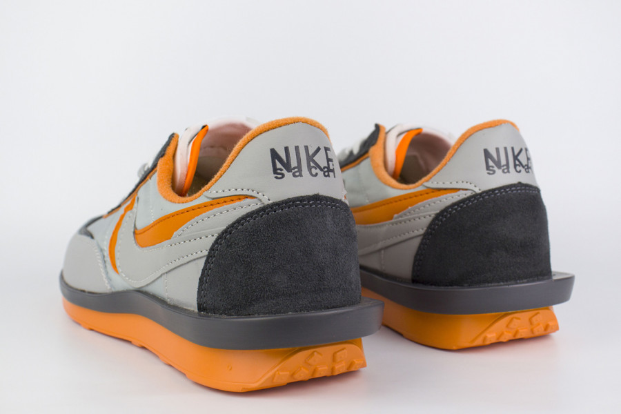 Кроссовки Nike Waffle Daybreak x SACAI Grey / Orange