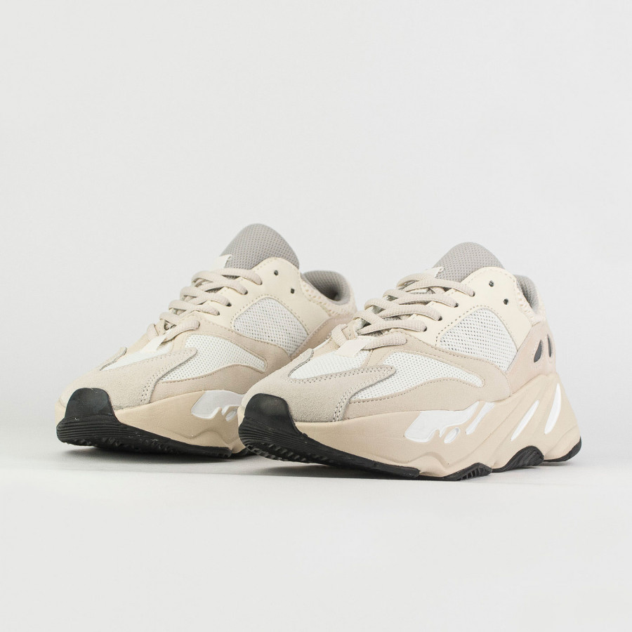 кроссовки Adidas Yeezy Boost 700 v2 Analog new