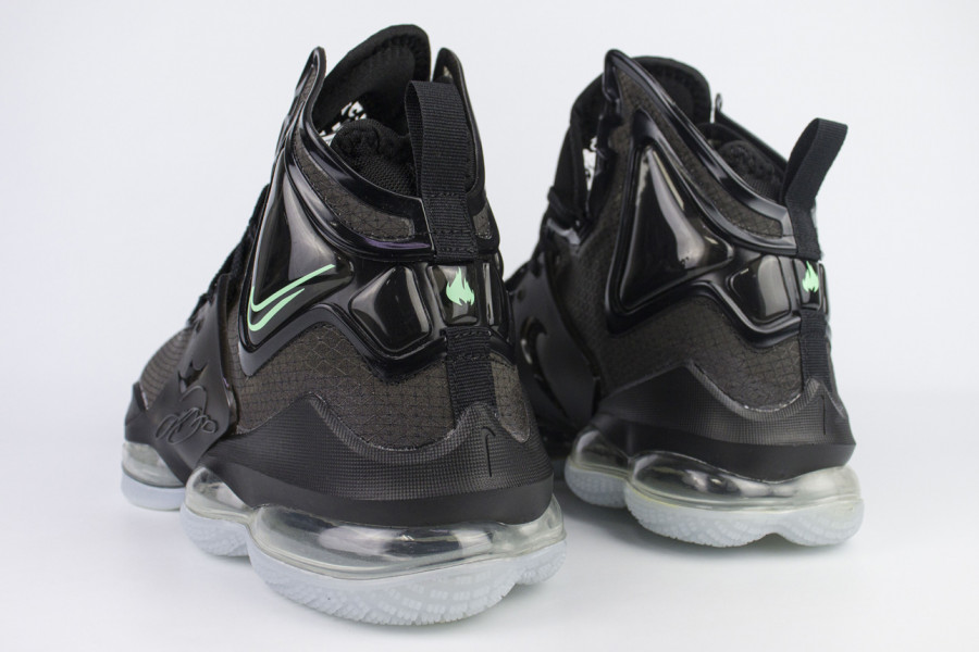 кроссовки Nike Lebron 19 Black / Green Low