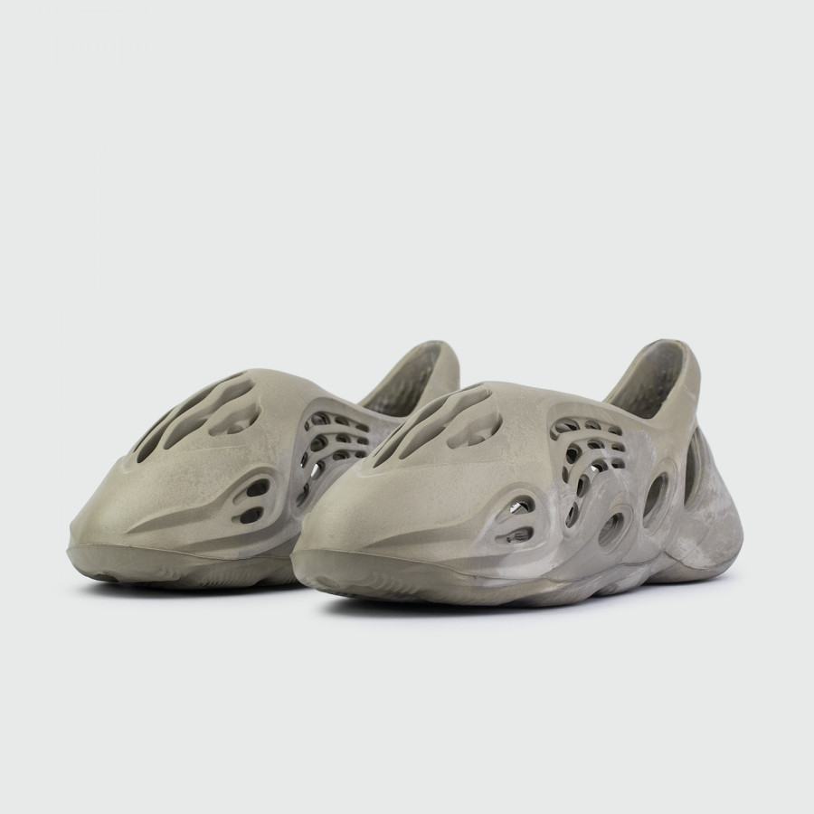 кроссовки Yeezy Foam Wmns Stone Sage