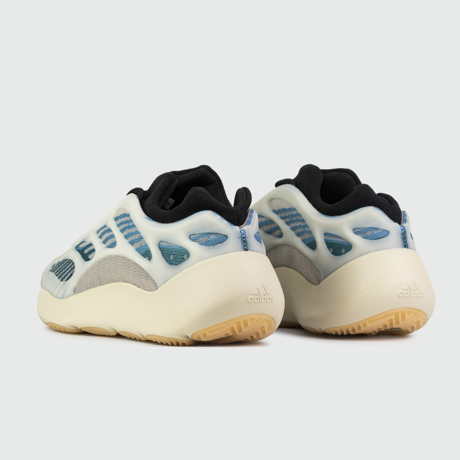кроссовки Adidas Yeezy Boost 700 v3 Wmns Kyanite
