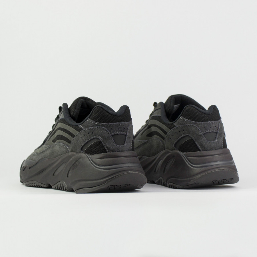 кроссовки Adidas Yeezy Boost 700 v2 Wmns Vanta