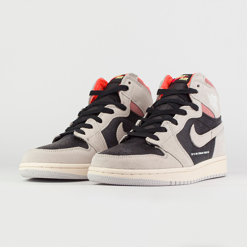 кроссовки Nike Air Jordan 1 Wmns Neutral Grey/Hyper Crimson