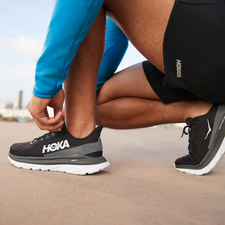 кроссовки Hoka Mach 4 Black White