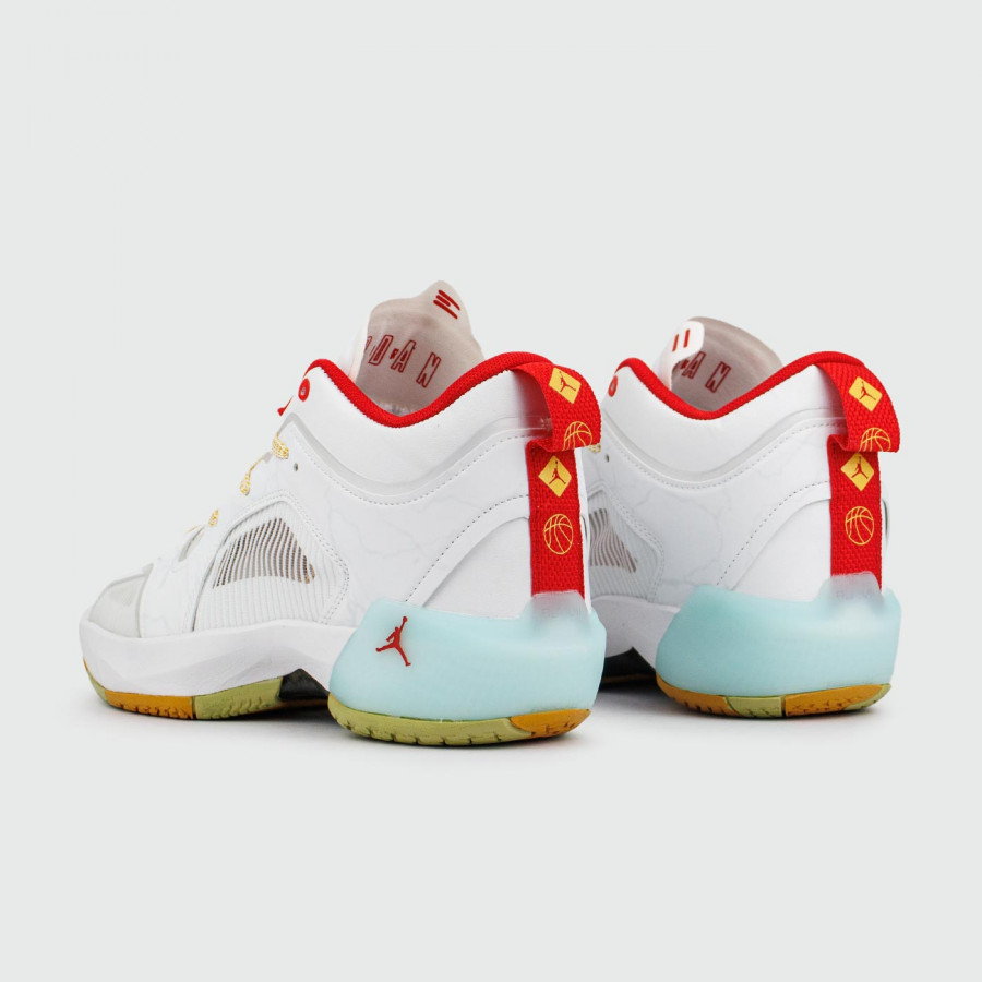 кроссовки Air Jordan 37 Low White Gum Ftwr.