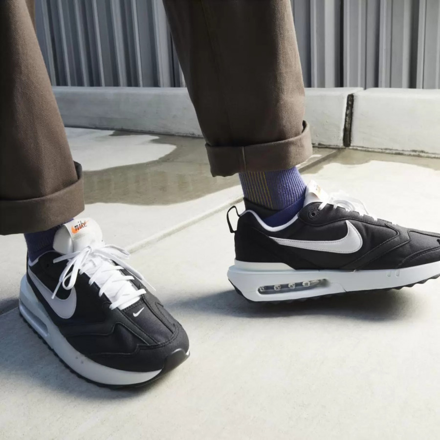 кроссовки Nike Air Max Dawn Black White 2