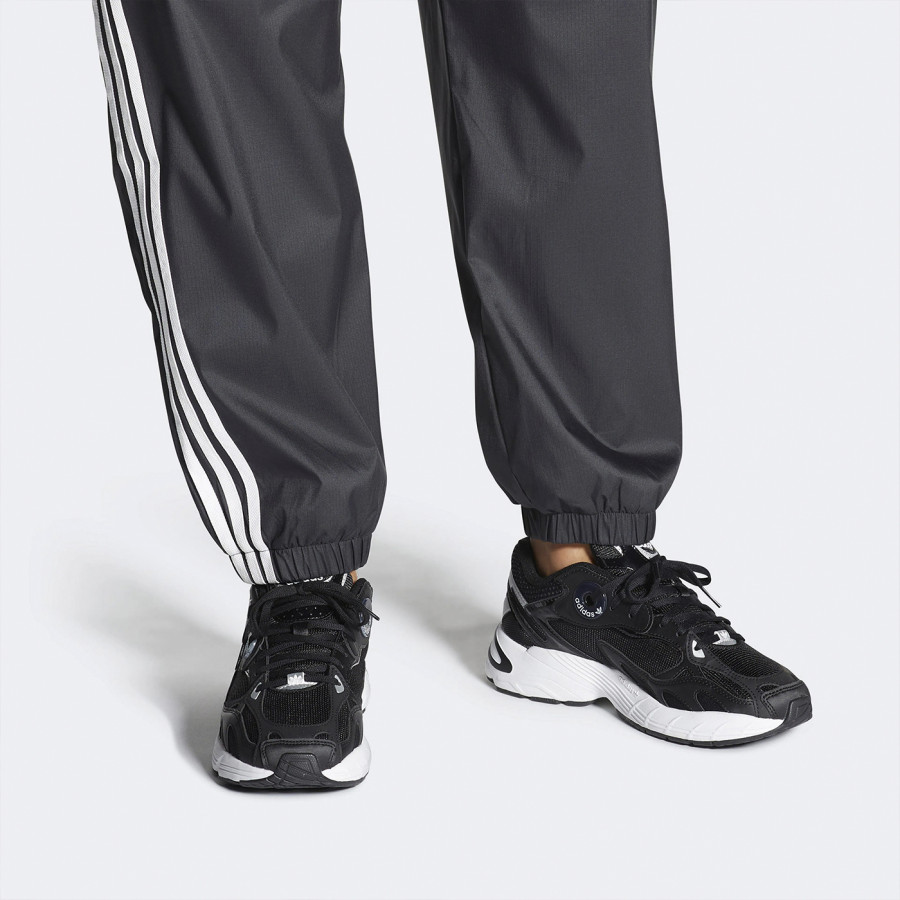 кроссовки Adidas Astir Black / White Wmns
