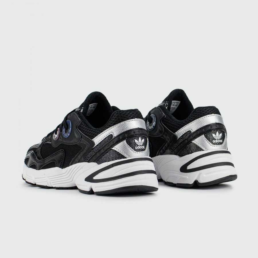 кроссовки Adidas Astir Black / White Wmns