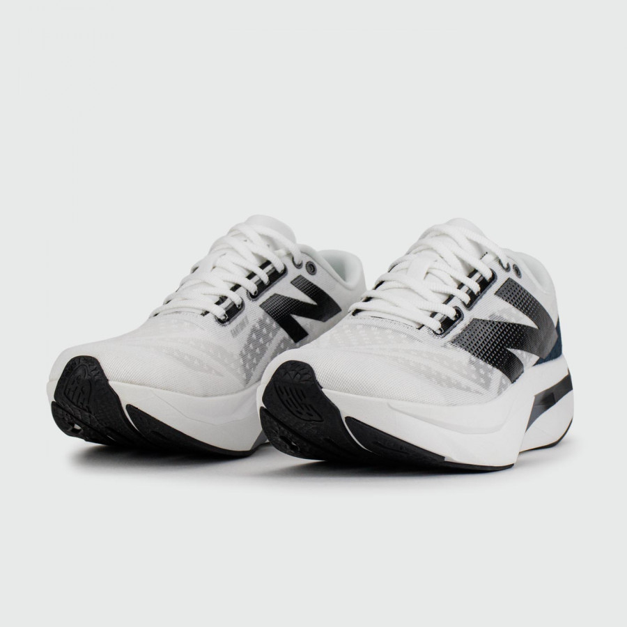 кросовки New Balance Fuelcell Rebel V4 White Black