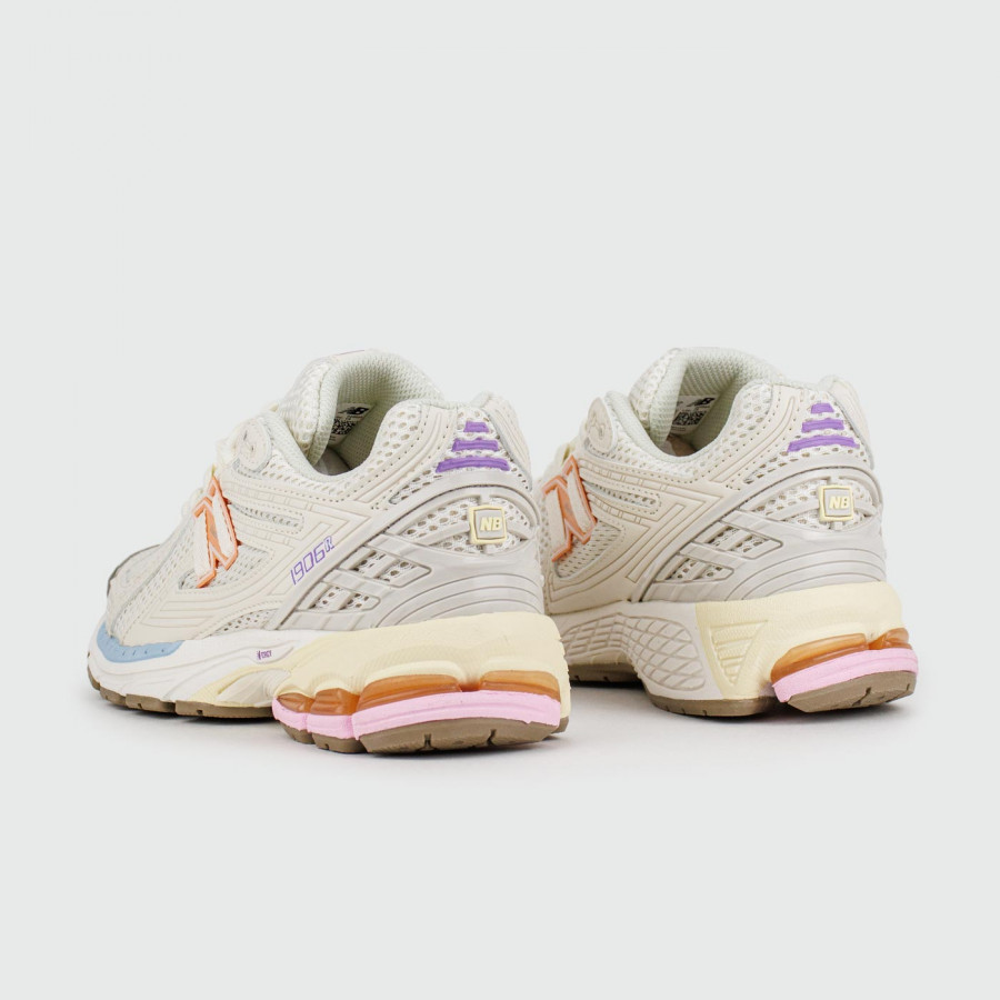кроссовки New Balance 1906R Light Grey Wmns
