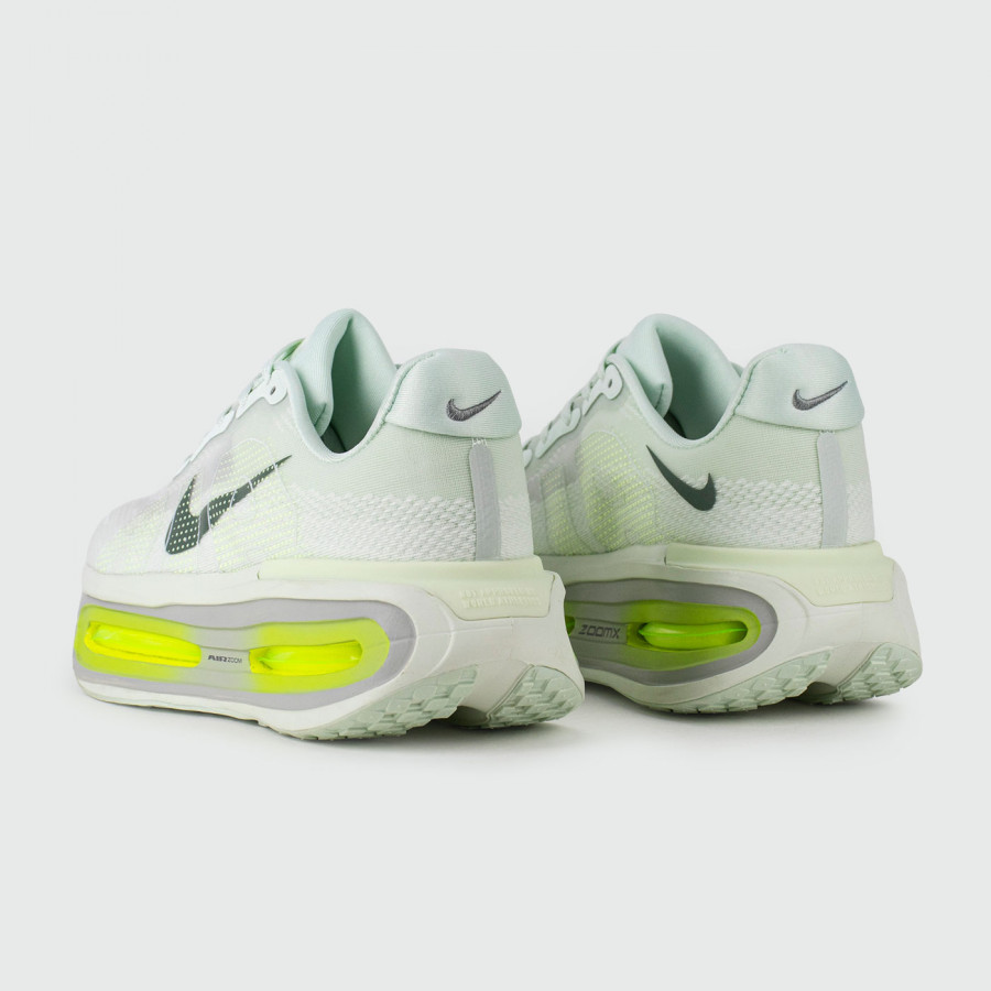 кроссовки Nike Vomero Premium Barely Volt